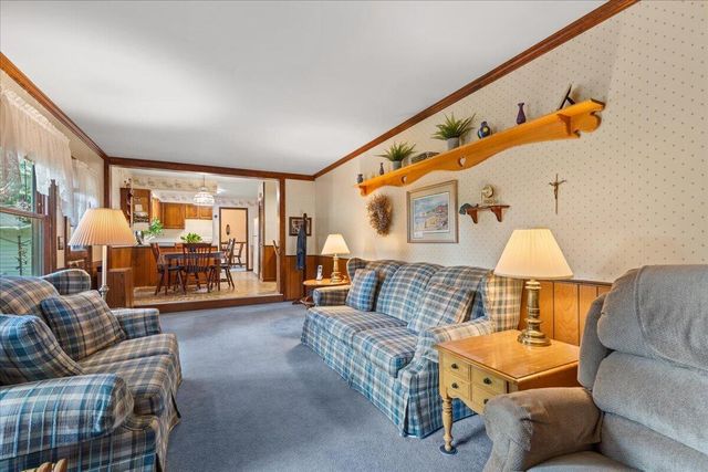 1713 Howlett LANE, Waukesha, WI 53186