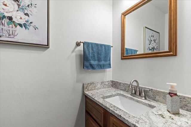 1713 Howlett LANE, Waukesha, WI 53186