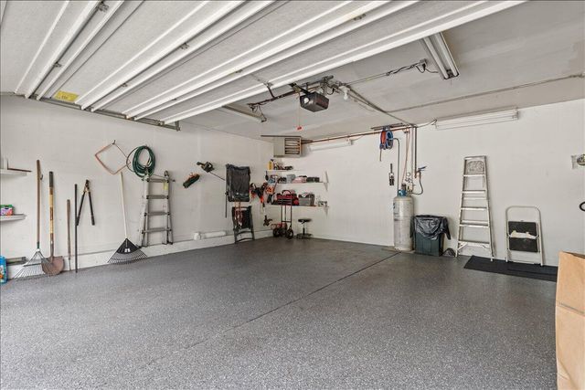 1713 Howlett LANE, Waukesha, WI 53186