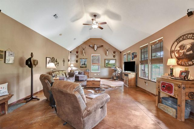 9832 Hawaii Lane, Midway, TX 75852