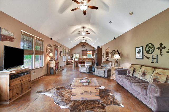 9832 Hawaii Lane, Midway, TX 75852