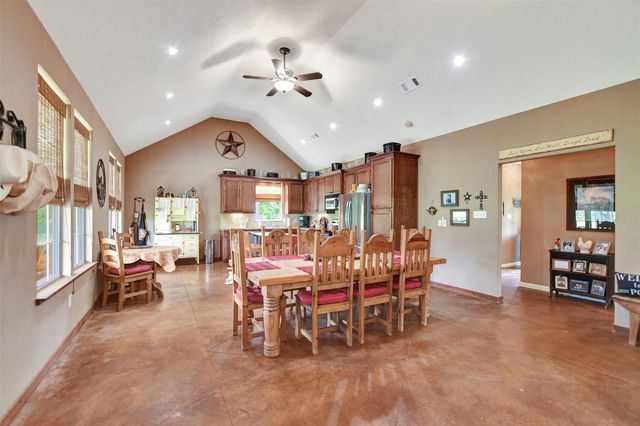 9832 Hawaii Lane, Midway, TX 75852