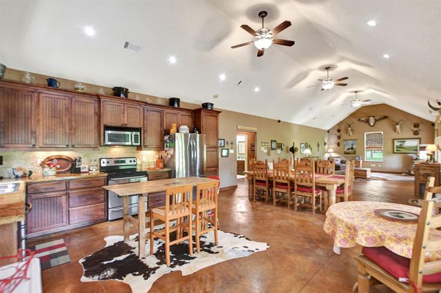 9832 Hawaii Lane, Midway, TX 75852