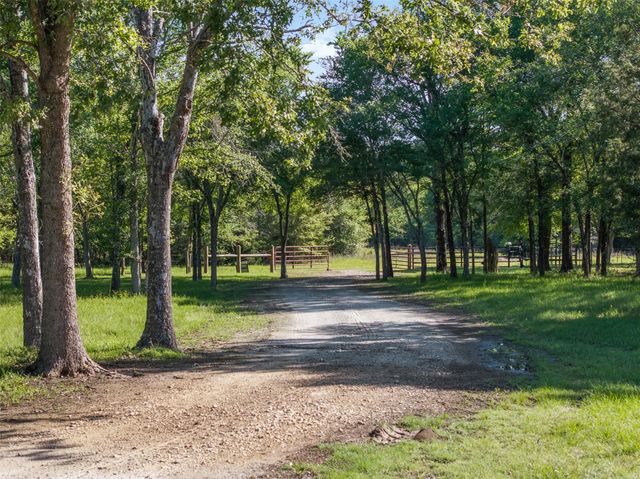 9832 Hawaii Lane, Midway, TX 75852