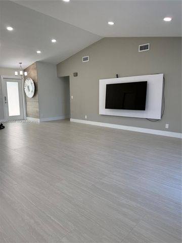 18818 Cloud Lake Cir, Boca Raton, FL 33496