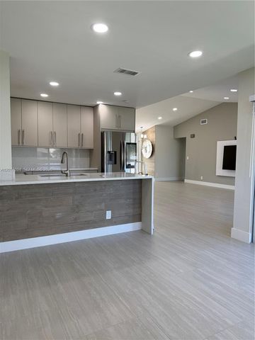 18818 Cloud Lake Cir, Boca Raton, FL 33496