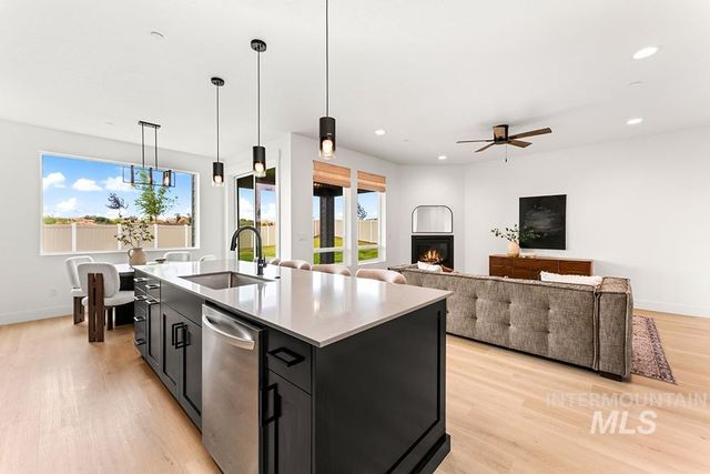 8113 S Granite Ridge Way, Boise, ID 83716