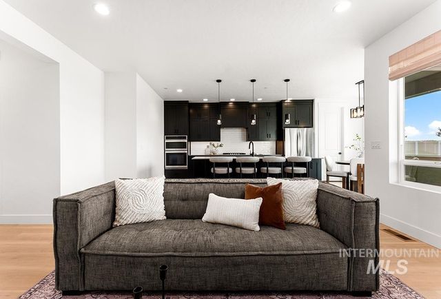8113 S Granite Ridge Way, Boise, ID 83716