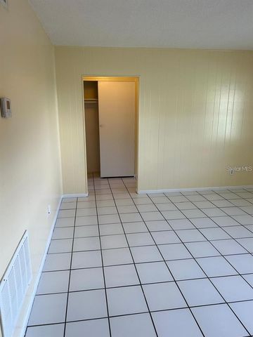 1627 W OAK RIDGE ROAD D, Orlando, FL 32809
