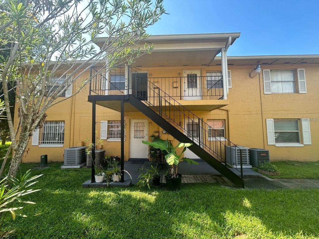 1627 W OAK RIDGE ROAD D, Orlando, FL 32809