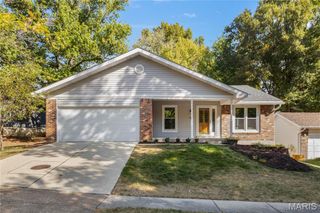 505 Treetop Village Drive, Ballwin, MO 63021