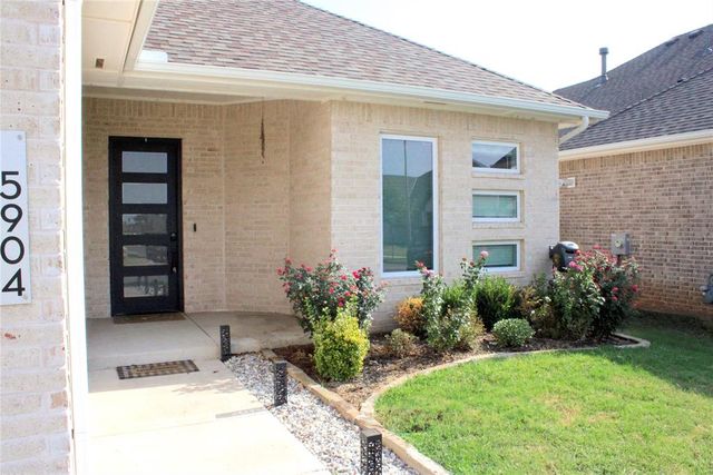 5904 NW 158th Street, Edmond, OK 73013