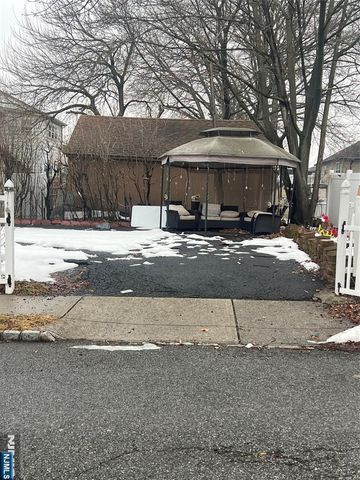 35 Terrace Avenue, Woodland Park, NJ 07424