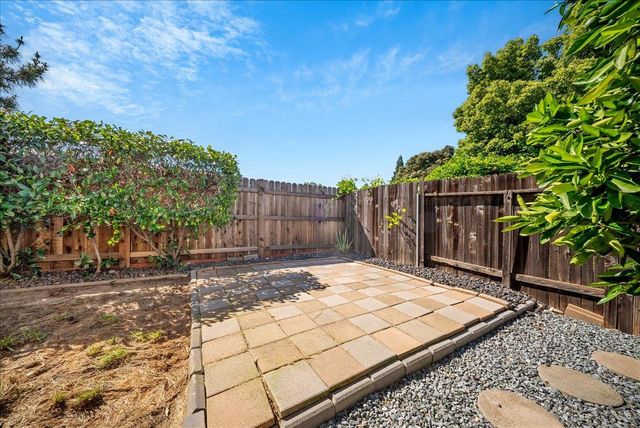 1951 Ajay, Roseville, CA 95678