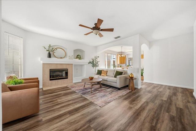 1951 Ajay, Roseville, CA 95678