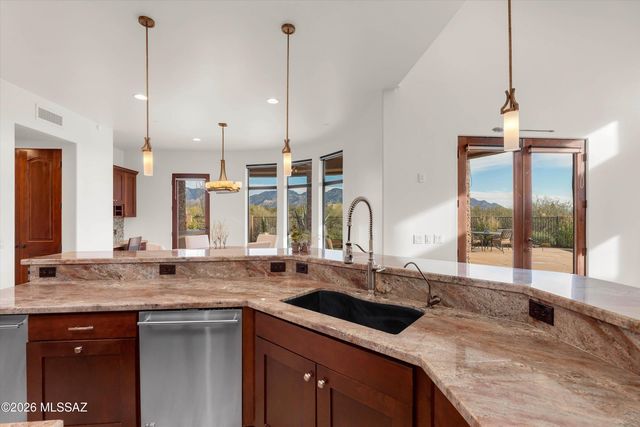 1185 W Weathered Stone Place, Oro Valley, AZ 85755