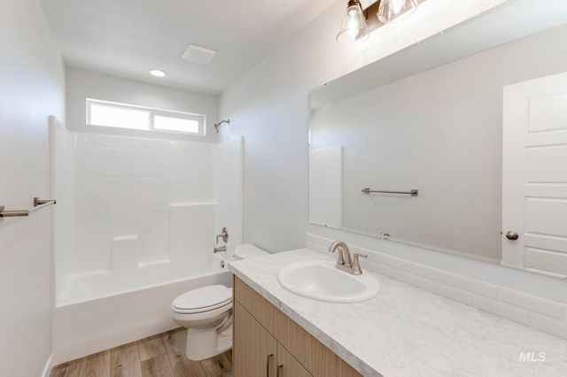 8258 E Bright Angel Dr, Nampa, ID 83687