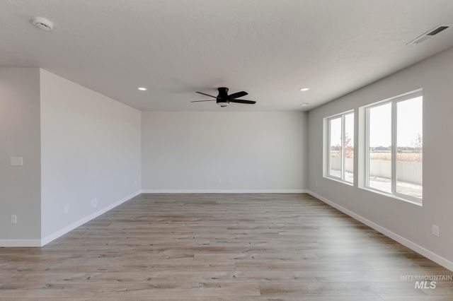 8258 E Bright Angel Dr, Nampa, ID 83687