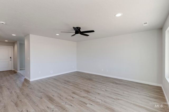 8258 E Bright Angel Dr, Nampa, ID 83687