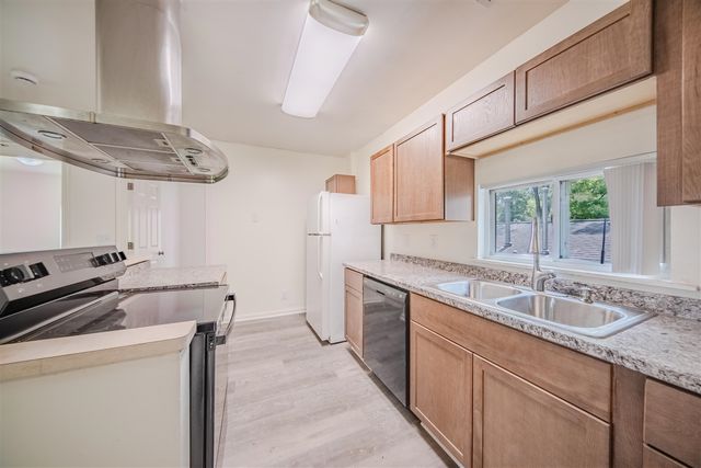 2472 Hawks Road, Ann Arbor, MI 48108