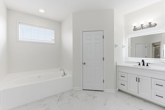 4854 FOX SPRINGS DR, Collierville, TN 38017