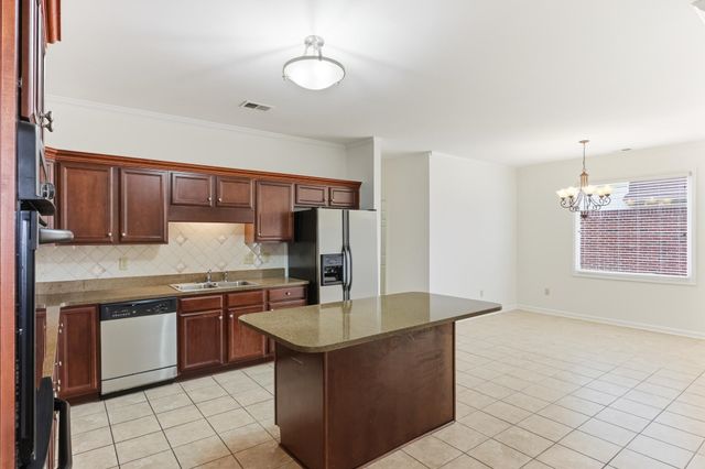 4854 FOX SPRINGS DR, Collierville, TN 38017