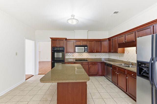 4854 FOX SPRINGS DR, Collierville, TN 38017