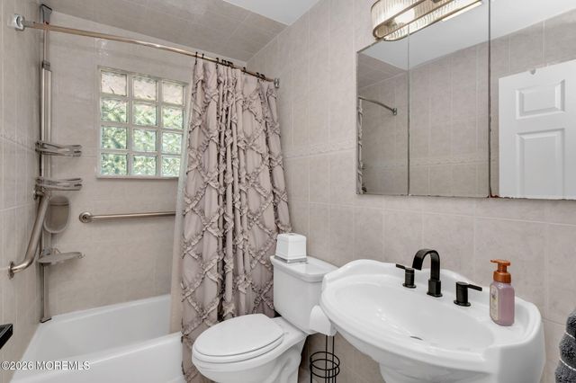 687 Hopping Road, Middletown, NJ 07748