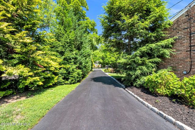 687 Hopping Road, Middletown, NJ 07748