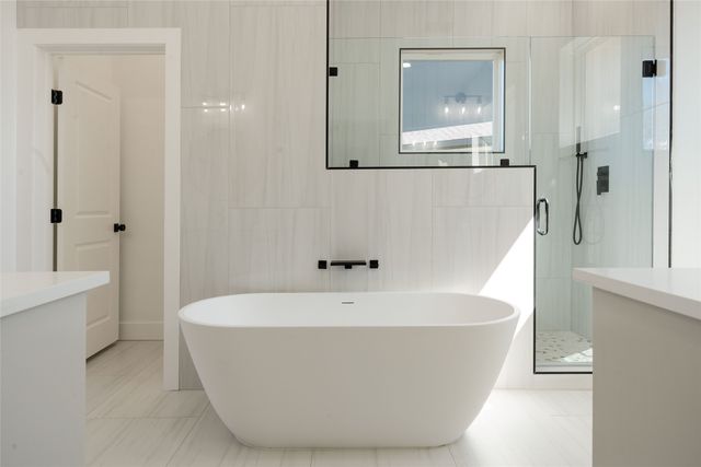 592 Highview Court, Godley, TX 76044