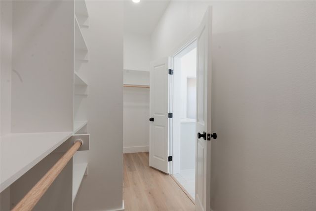 592 Highview Court, Godley, TX 76044