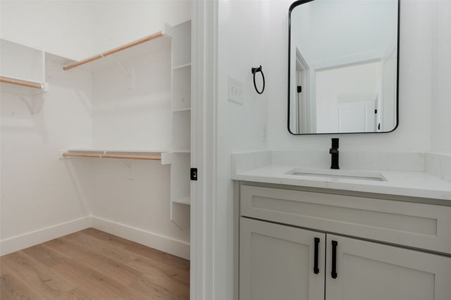 592 Highview Court, Godley, TX 76044