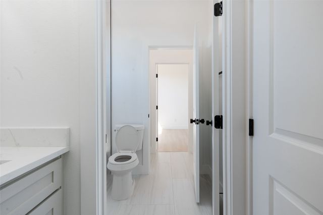 592 Highview Court, Godley, TX 76044