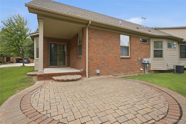 49554 Iron River Drive, Macomb, MI 48042