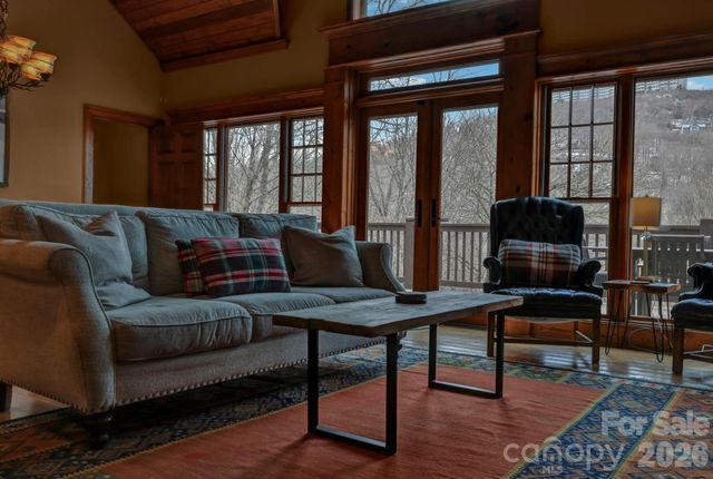 1226 Grouse Moor Drive, Sugar Mountain, NC 28604