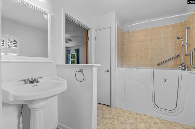 460 Taylor Rd, Lugoff, SC 29078