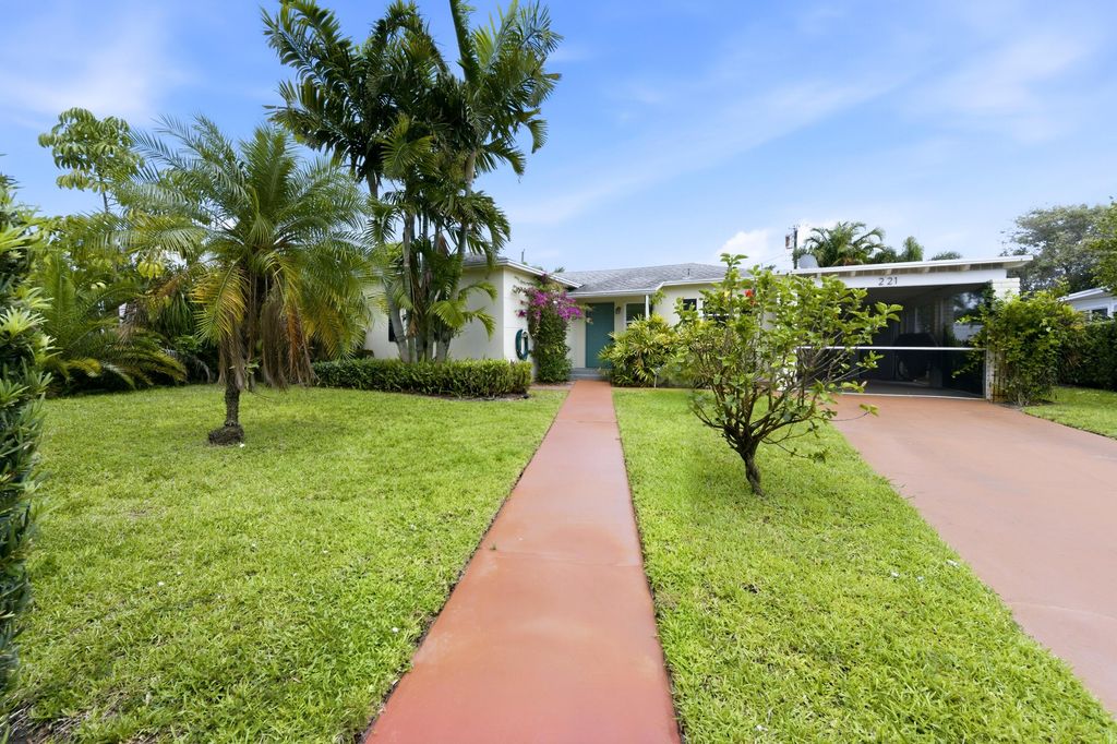 221 Princeton Drive, Lake Worth Beach, FL 33460