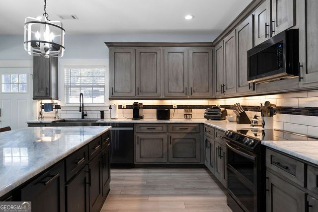 547 CENTER Road, Cartersville, GA 30121