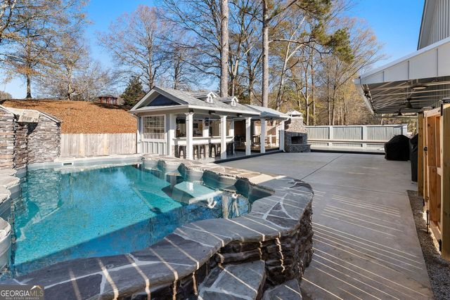 547 CENTER Road, Cartersville, GA 30121