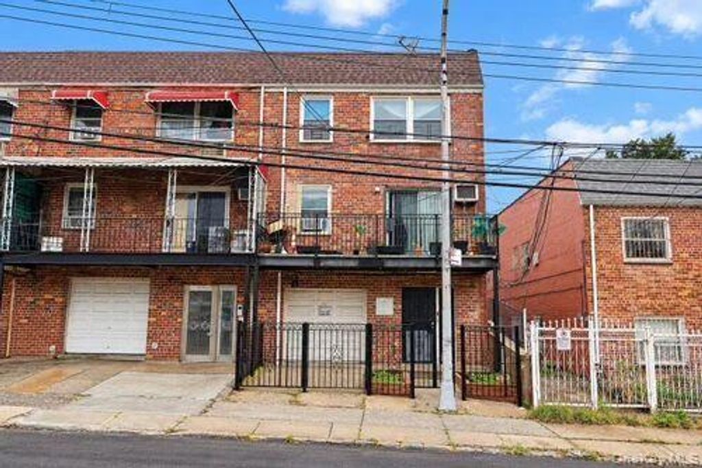 111-55 43rd Avenue, Corona, NY 11368 — photo 2
