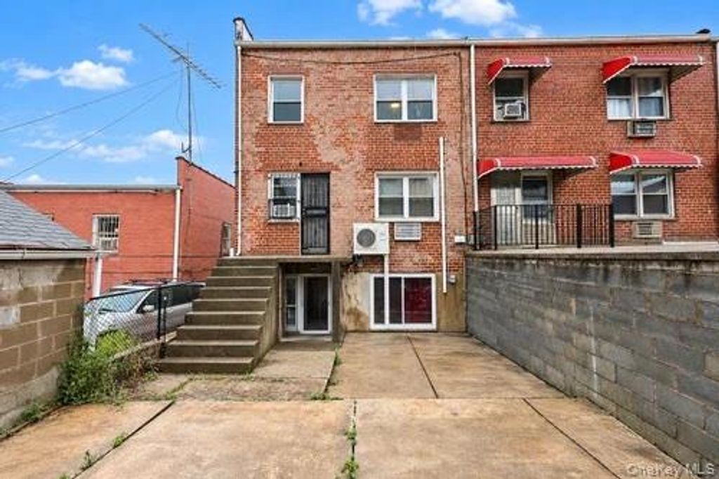 111-55 43rd Avenue, Corona, NY 11368 — photo 3