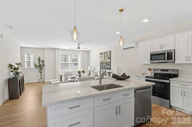 1108 Wonder Way, Charlotte, NC 28208