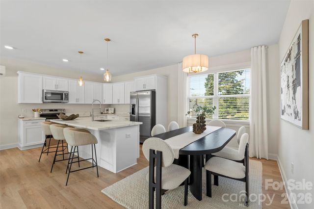 1108 Wonder Way, Charlotte, NC 28208