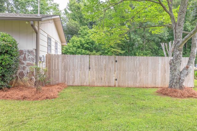 160 Pinebrook Drive, Rocky Face, GA 30746
