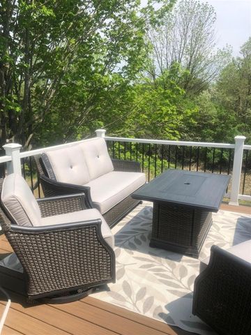 4964 Laurelwood Drive, Hudsonville, MI 49426