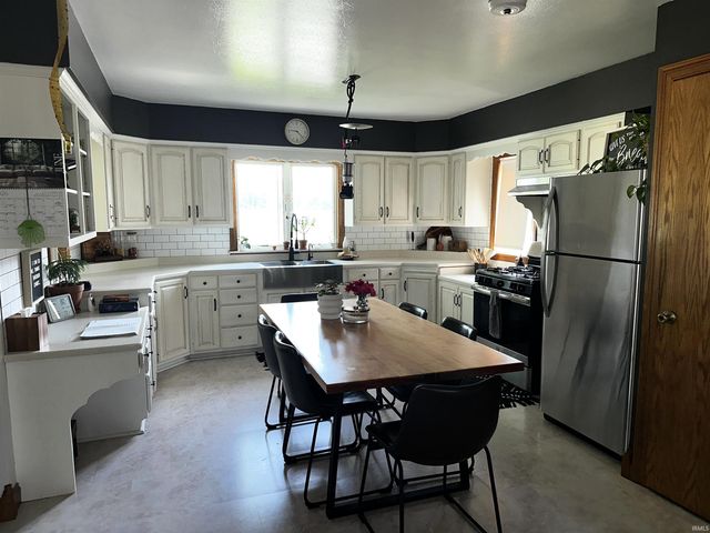 14188 CR 28, Middlebury, IN 46528