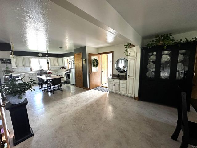 14188 CR 28, Middlebury, IN 46528