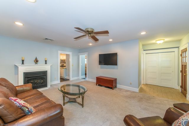 75 Todd Rd, Parsippany-troy Hills Twp., NJ 07005