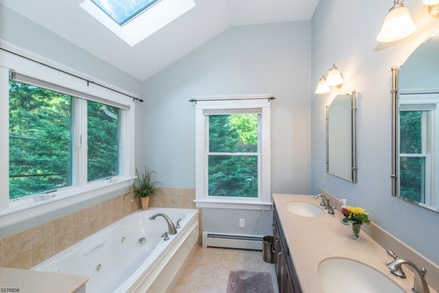 75 Todd Rd, Parsippany-troy Hills Twp., NJ 07005