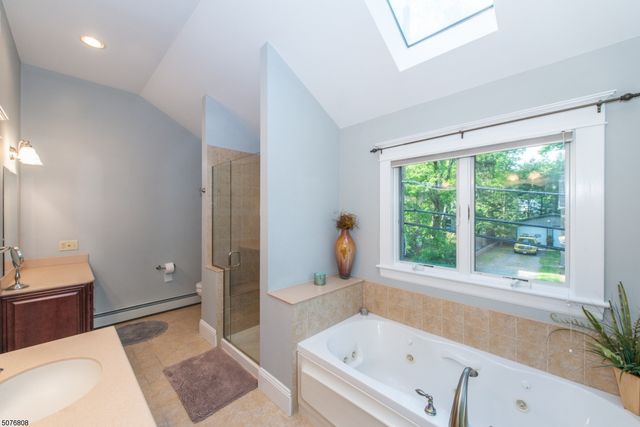 75 Todd Rd, Parsippany-troy Hills Twp., NJ 07005